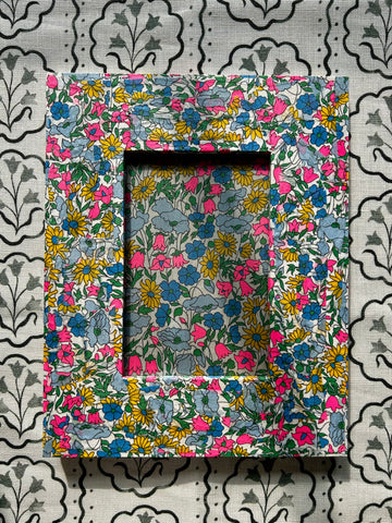 Poppy & Daisy neon frame 6x4